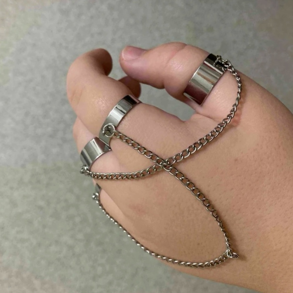 🎀 Awesome Rounded Mitten Chain Linked 4 Finger Adjustable Rings 🎀 - Picture 6 of 6